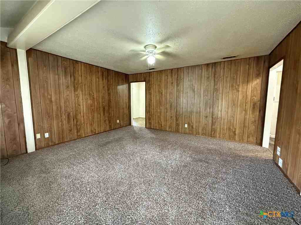 503 E Dean Ave - Photo 2 of 9