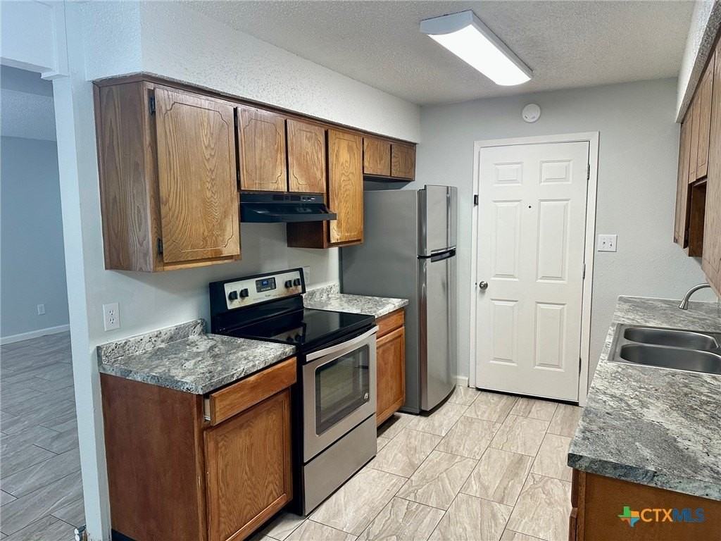 1307 Barbara Dr #B - Photo 3 of 31