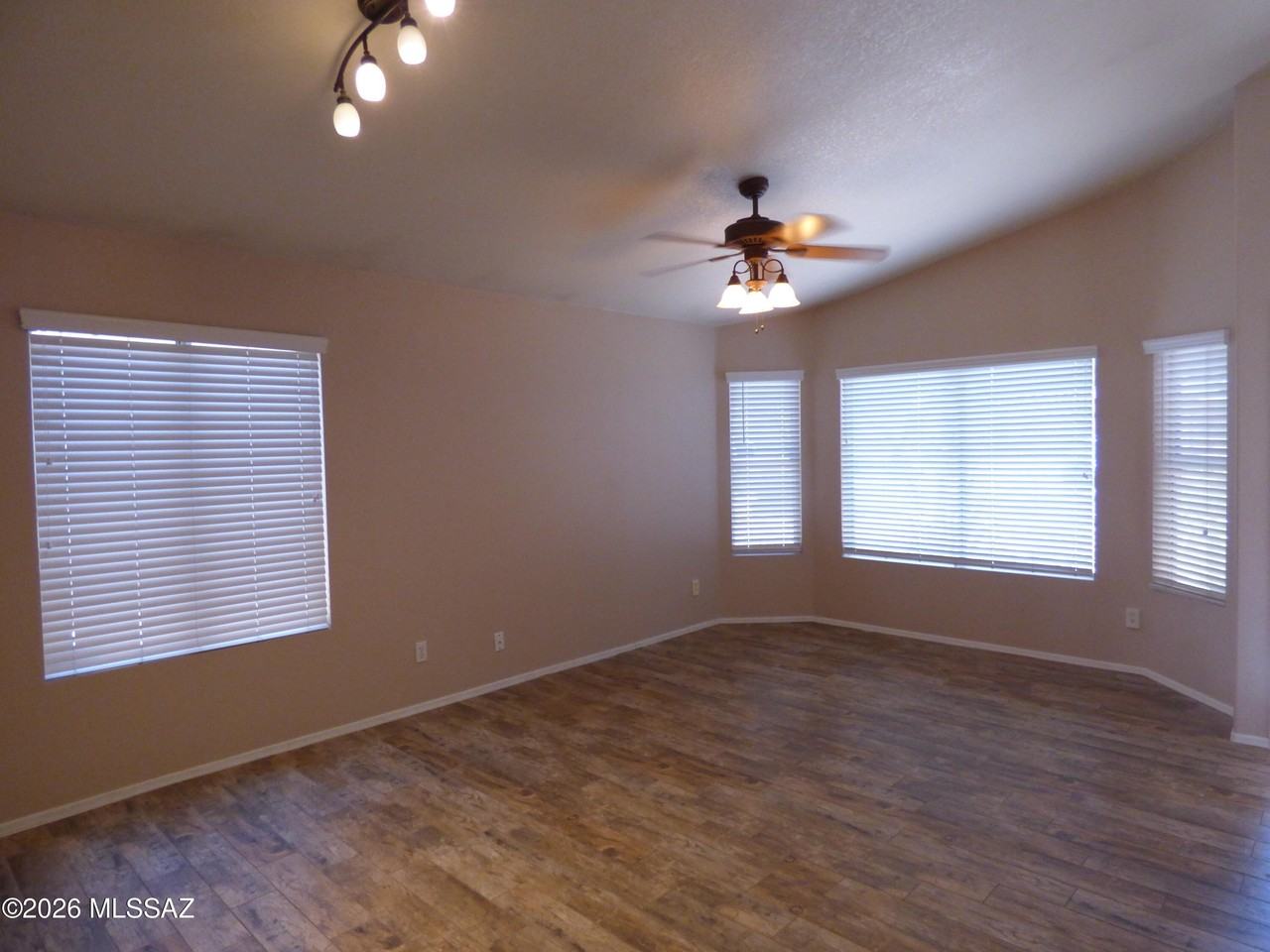 5562 W Peaceful Dove Pl - Photo 4 of 28