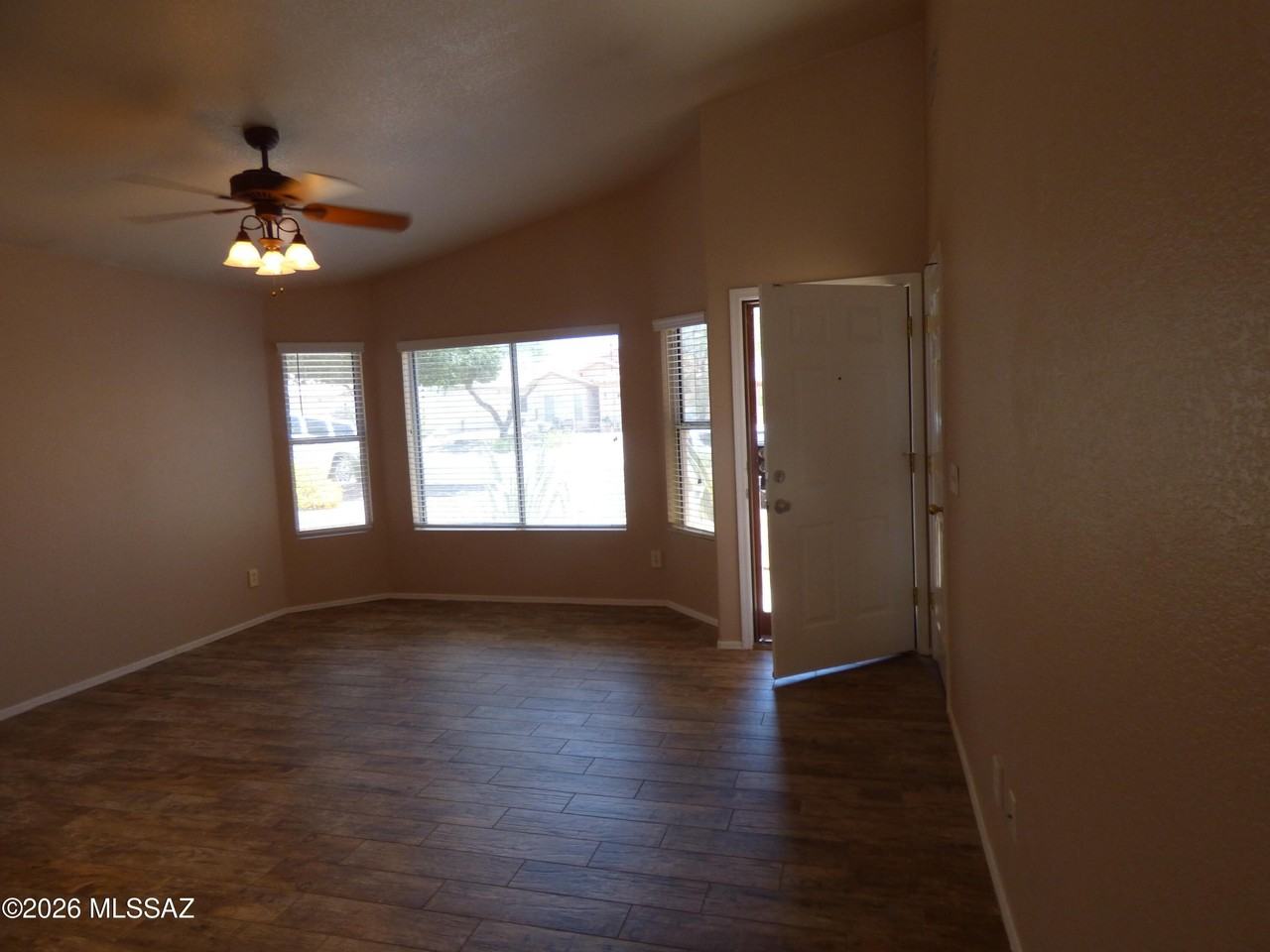5562 W Peaceful Dove Pl - Photo 7 of 28
