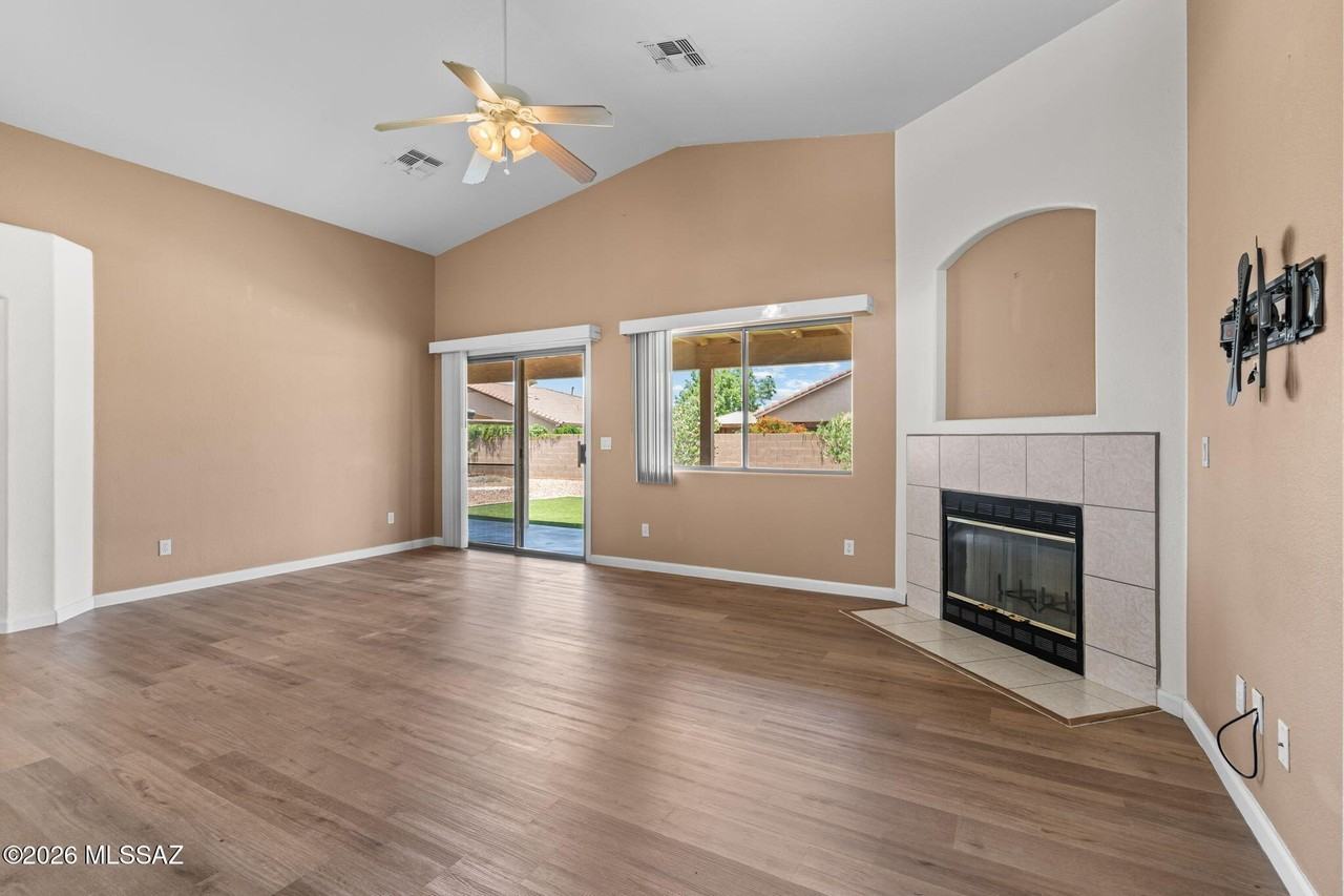 8969 E Martha Root Ct - Photo 5 of 27