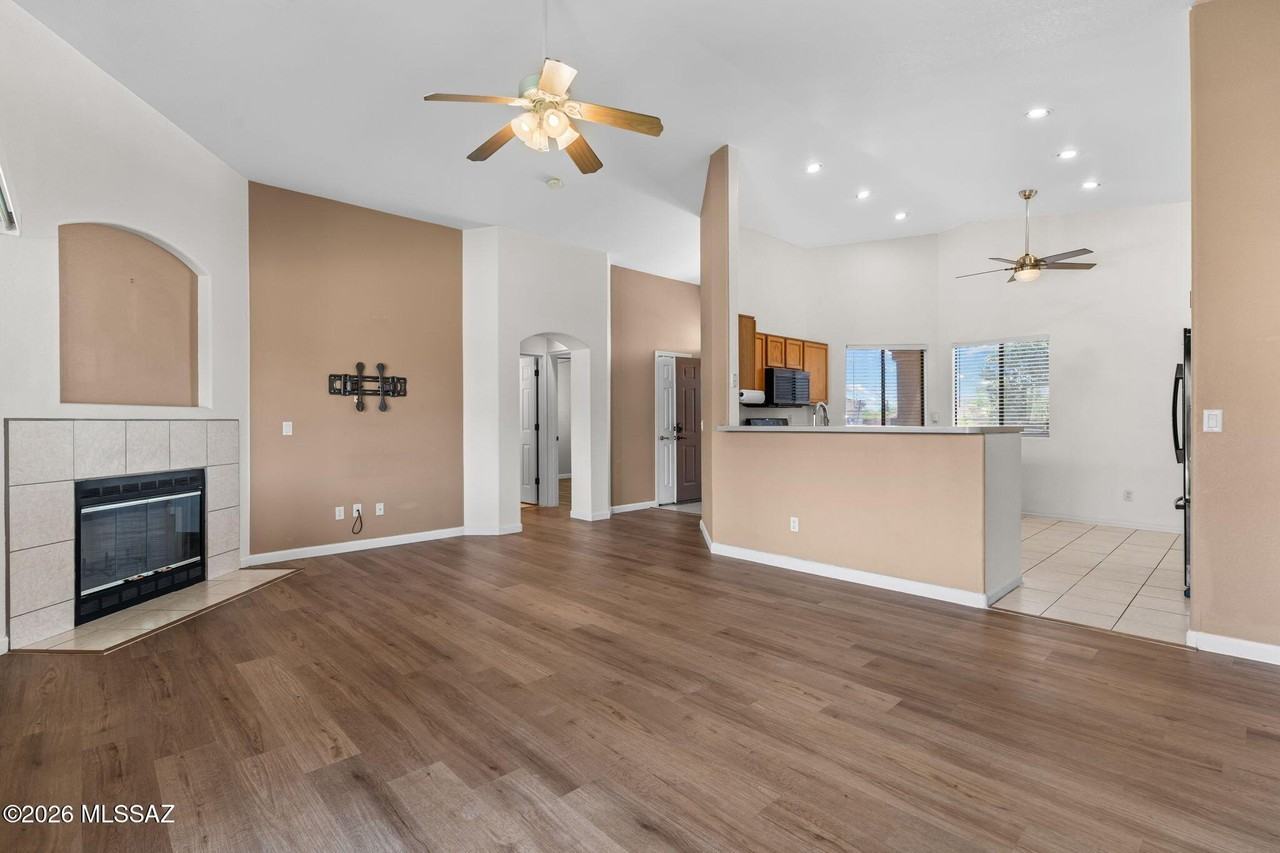 8969 E Martha Root Ct - Photo 6 of 27