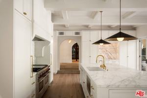 featured image of 624 N Arden Dr