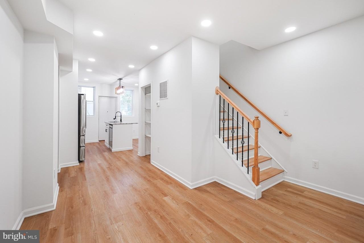 1721 L St Ne - Photo 4 of 30