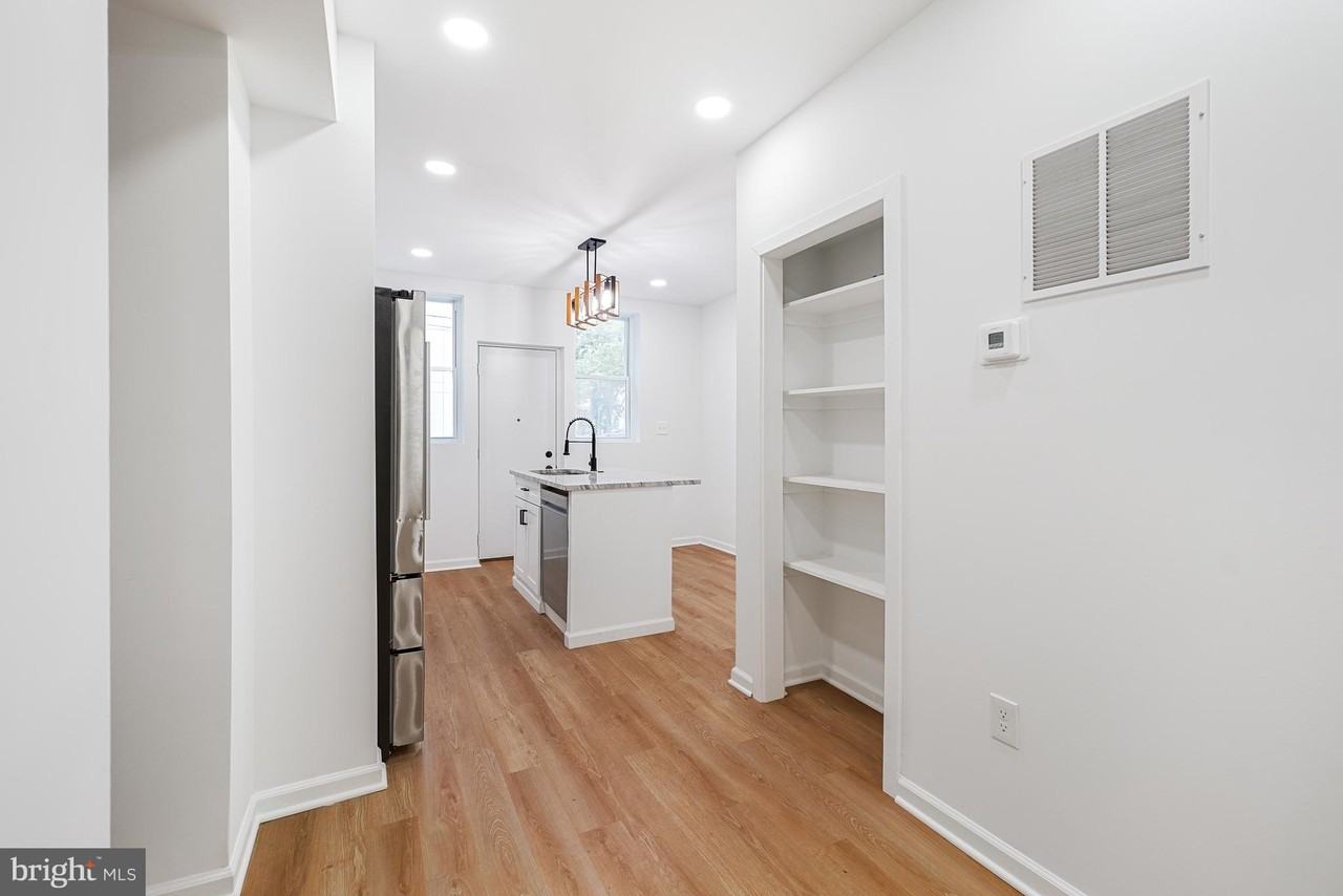 1721 L St Ne - Photo 6 of 30