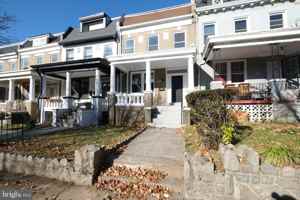 featured image of 727 Otis Pl Nw