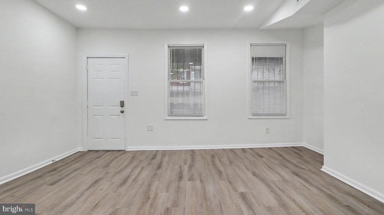 1028 Kenyon St Nw - Photo 4 of 25