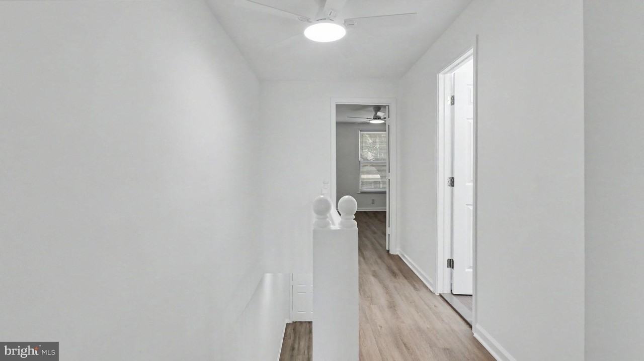 1028 Kenyon St Nw - Photo 5 of 22