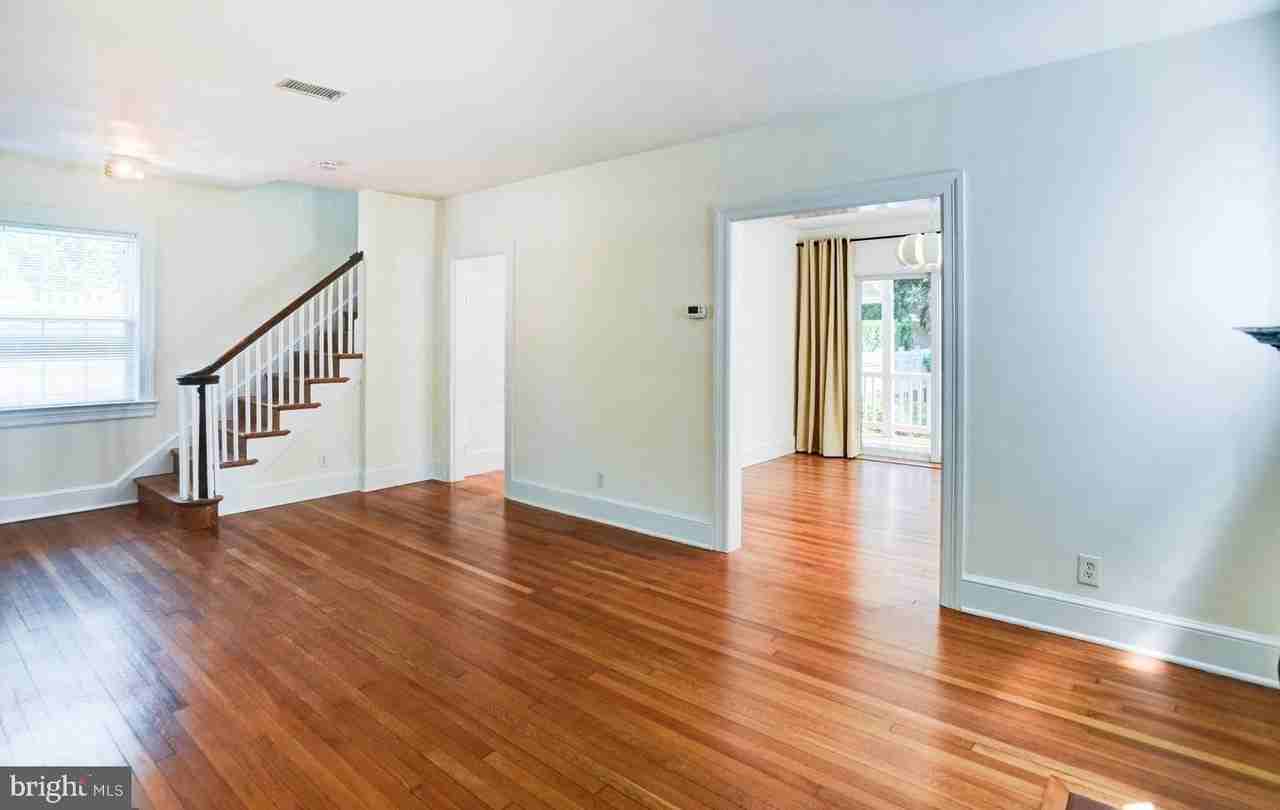 4633 Asbury Pl Nw - Photo 4 of 22