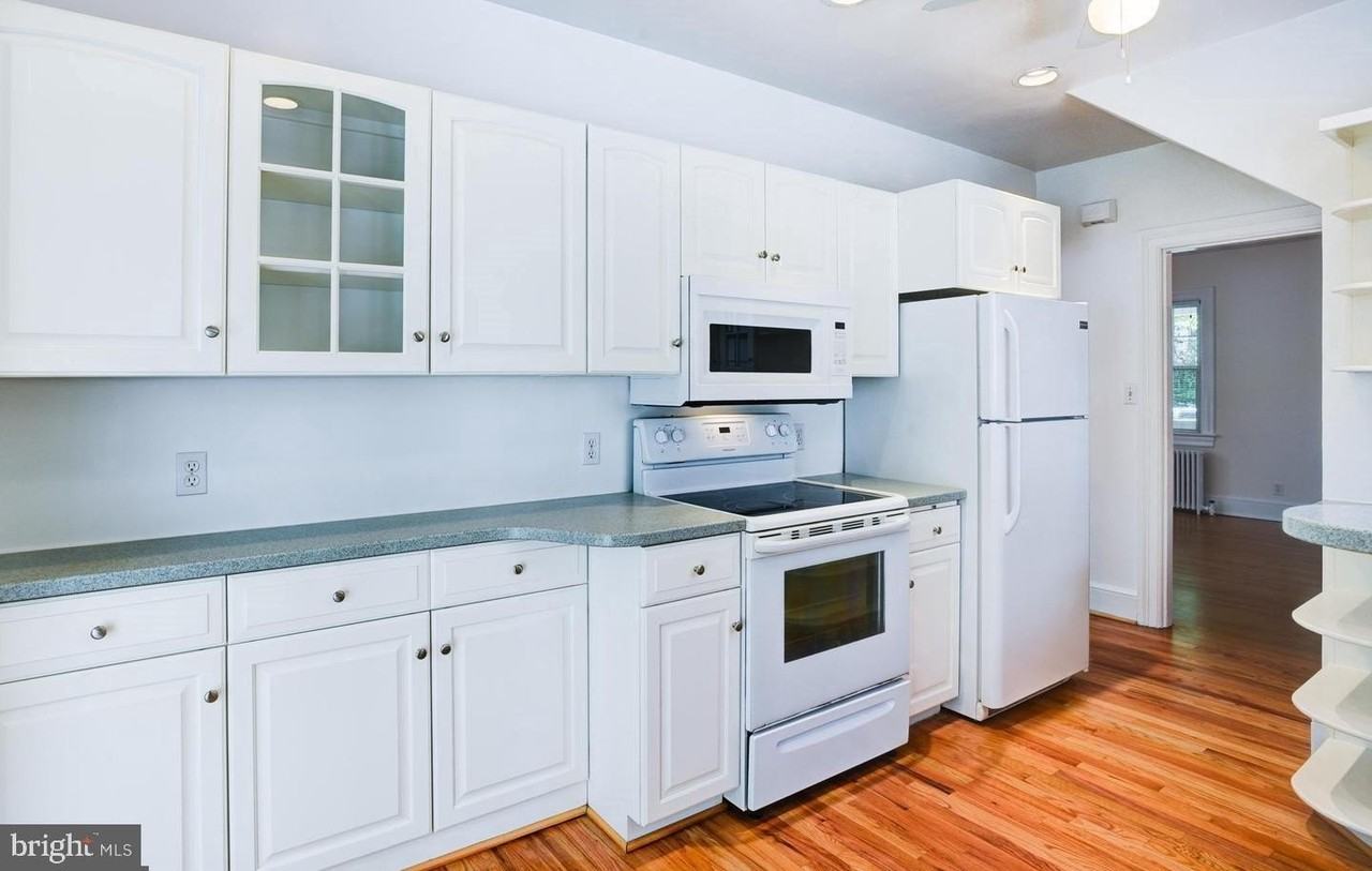 4633 Asbury Pl Nw - Photo 7 of 22