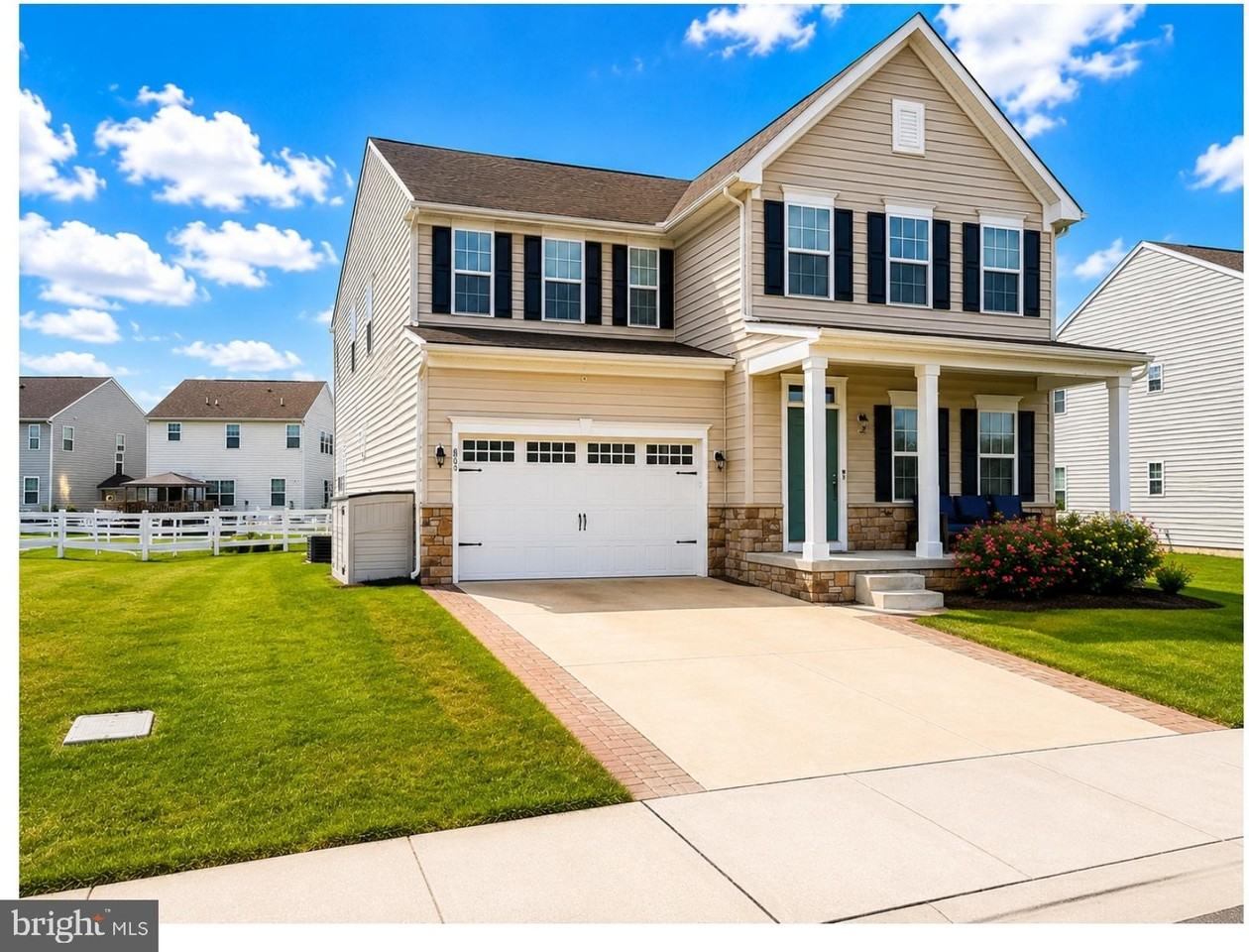 805 Llanelli Dr - Photo 3 of 47