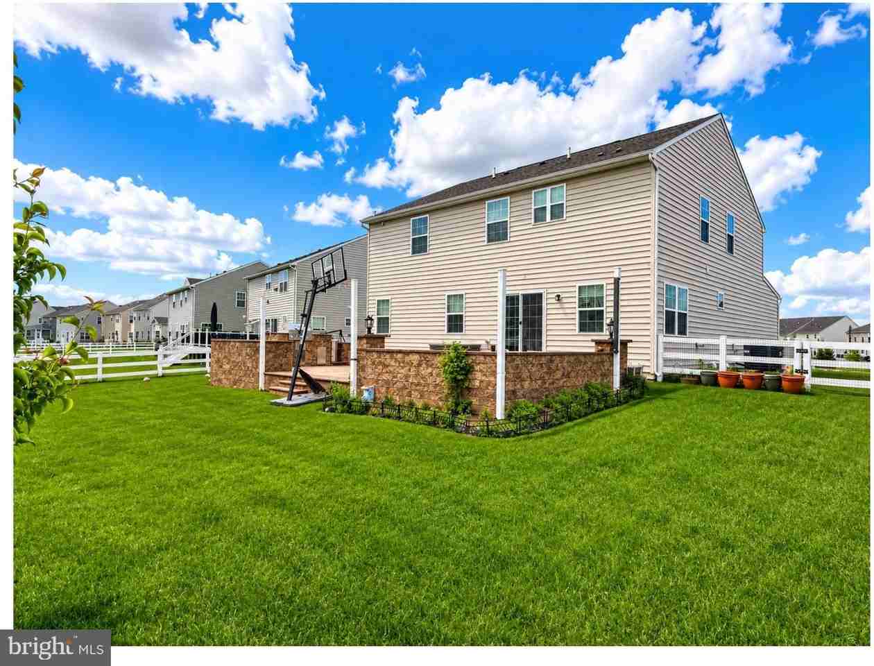 805 Llanelli Dr - Photo 4 of 47