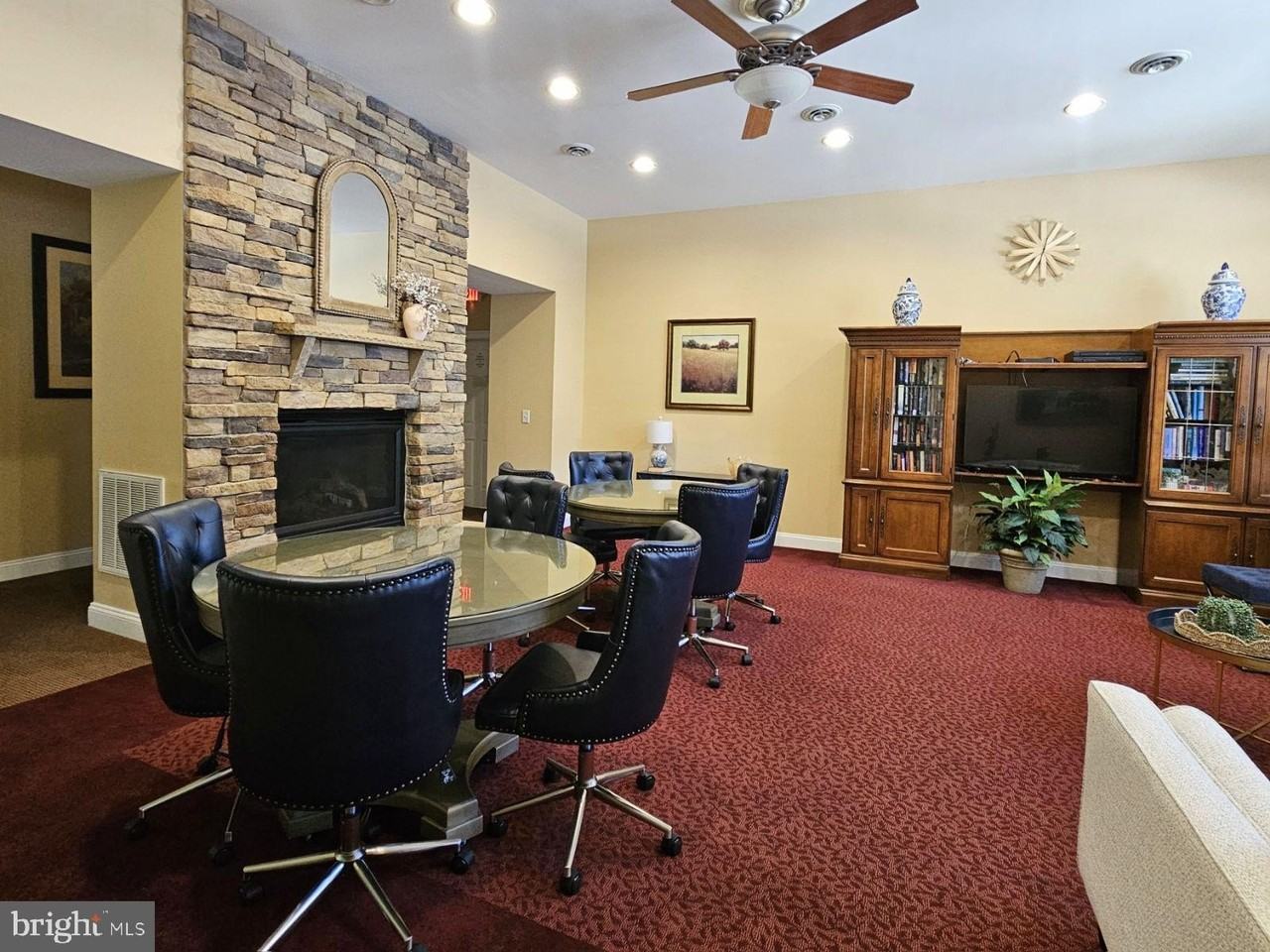 2604 Clarion Ct #404 - Photo 4 of 6