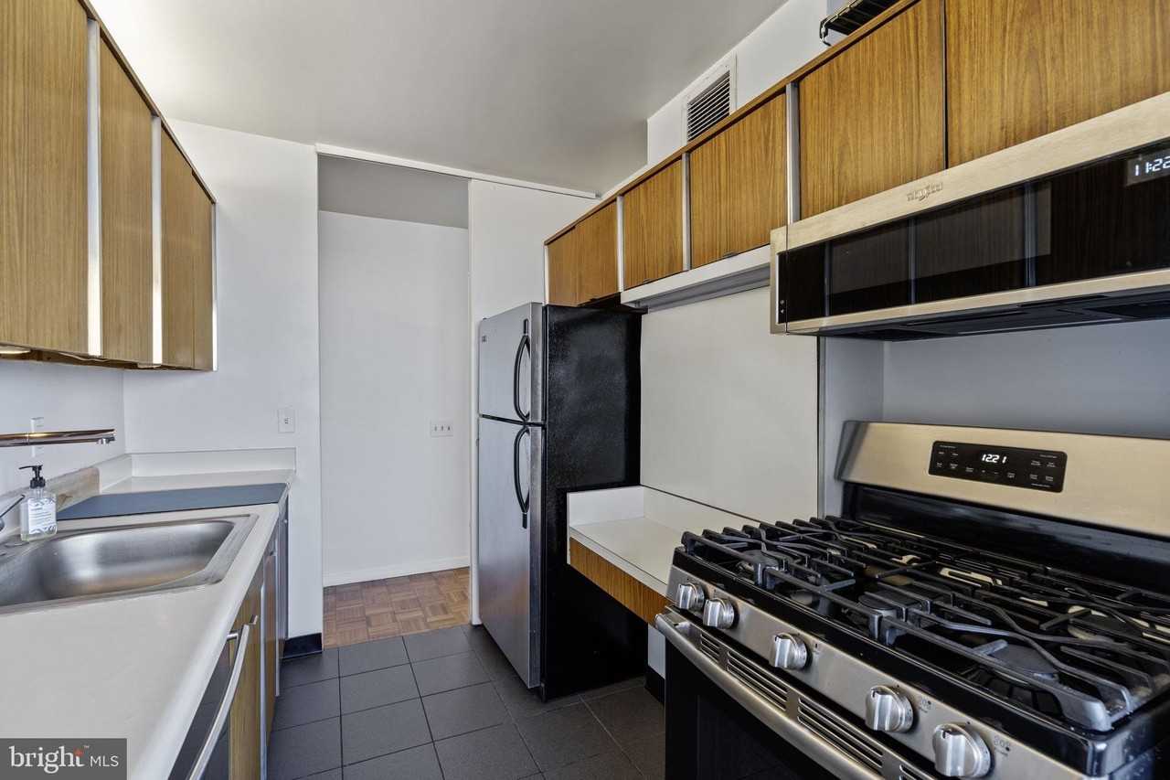 4000 N Charles St #905 - Photo 6 of 16