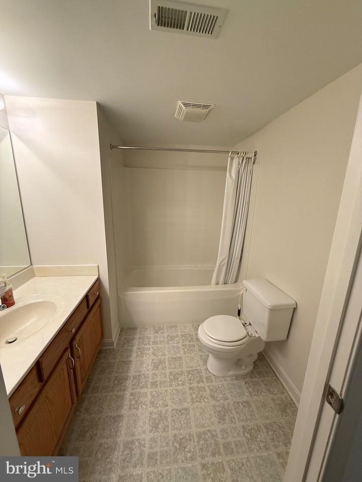 3820 Normandy Dr #3A - Photo 6 of 12