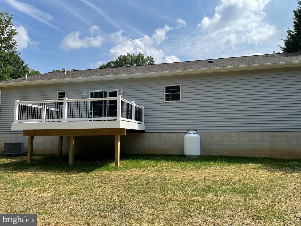 2114 Moorland Dr - Photo 4 of 38
