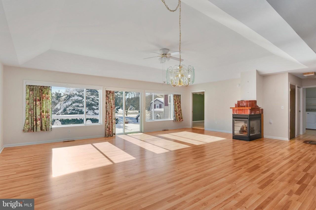 105 Dogwood Dr - Photo 6 of 9