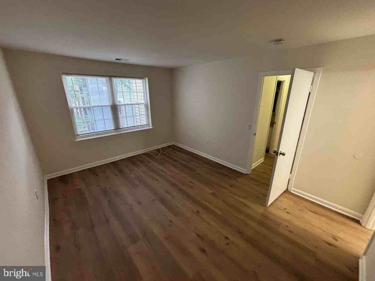 18318 Streamside Dr #202 - Photo 6 of 10