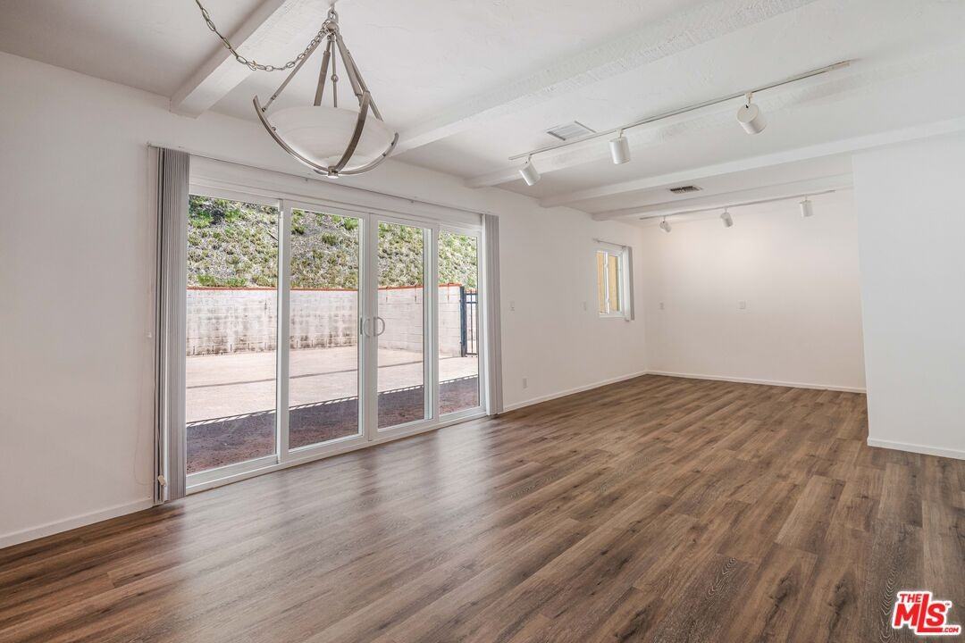 1181 Somera Rd - Photo 3 of 8