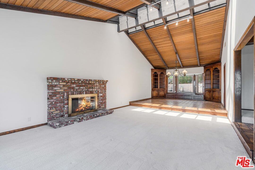 1181 Somera Rd - Photo 7 of 8