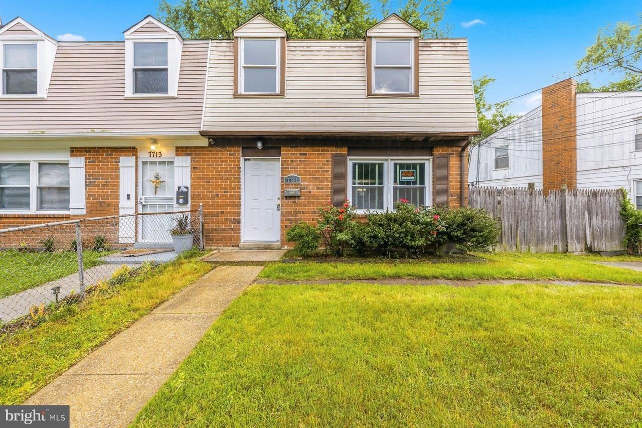 7711 Burnside Rd - Photo 3 of 30