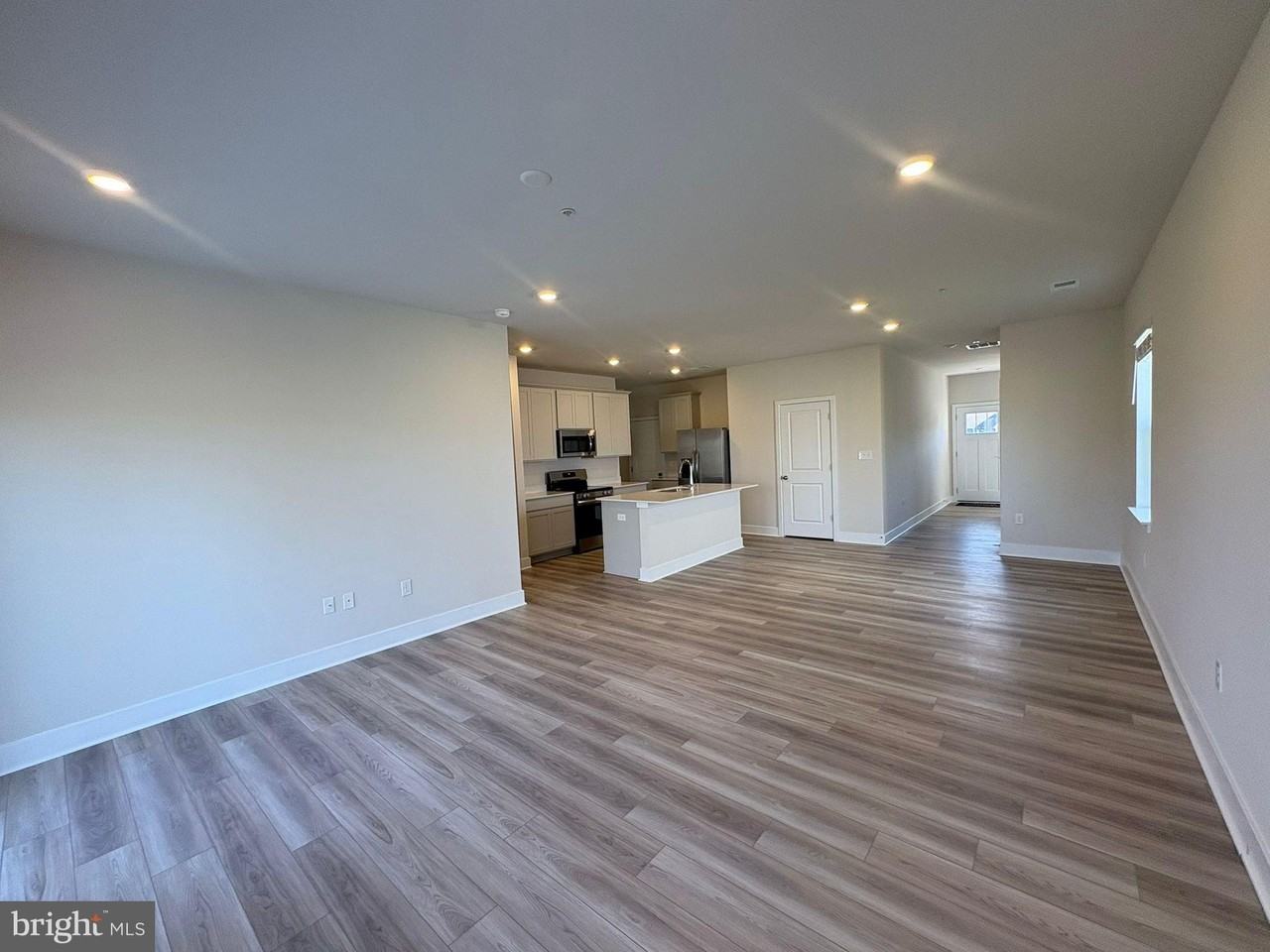 1684 Lake Placid Dr - Photo 4 of 9