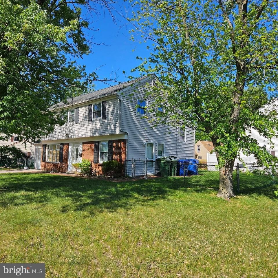 22 Plymouth Dr - Photo 3 of 21