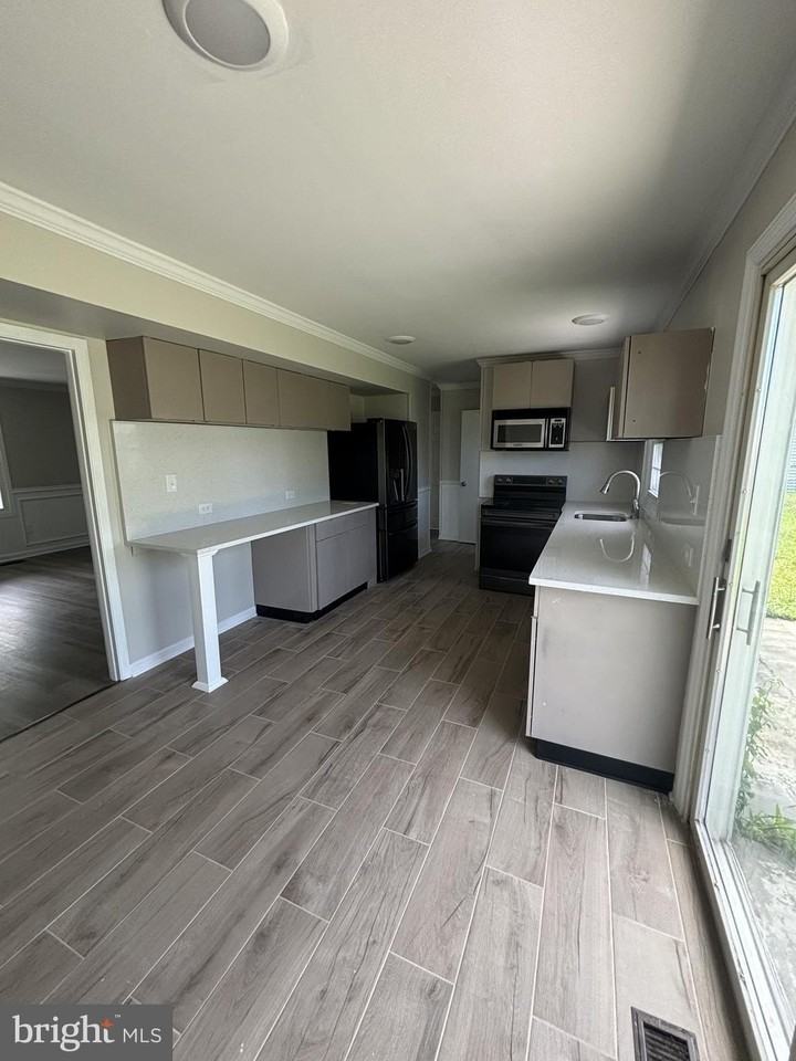 41 Messenger Ln - Photo 4 of 17