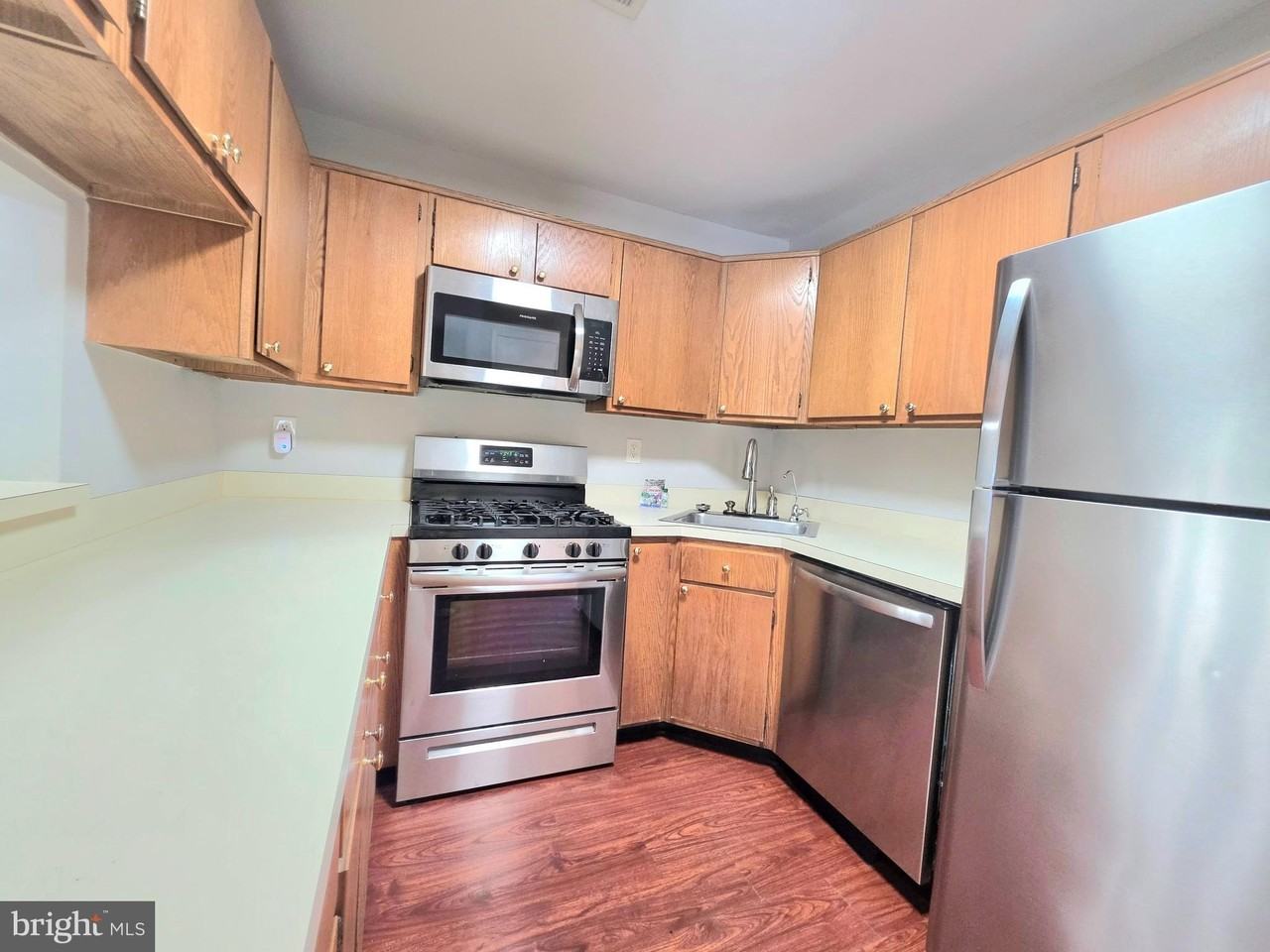 24 Coral Tree Ct - Photo 5 of 17