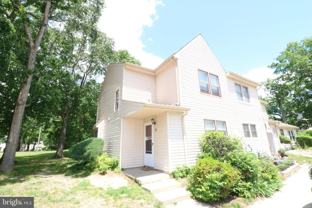 32 Pin Oak Ln - Photo 1 of 1