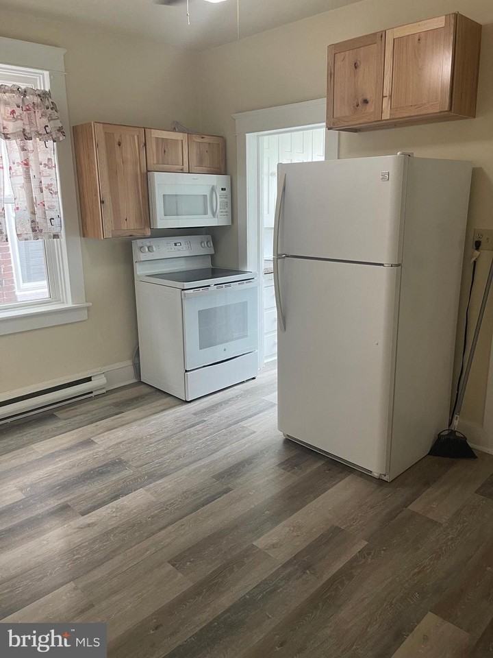 50 W Water St - Photo 5 of 17