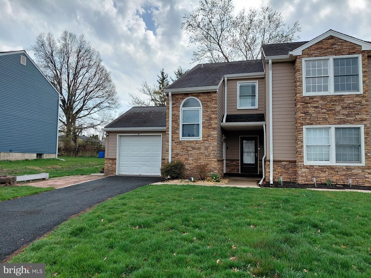 228 Spring House Ln - Photo 3 of 15