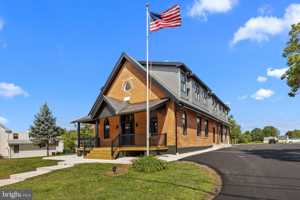 featured image of 819 Blooming Glen Rd #6