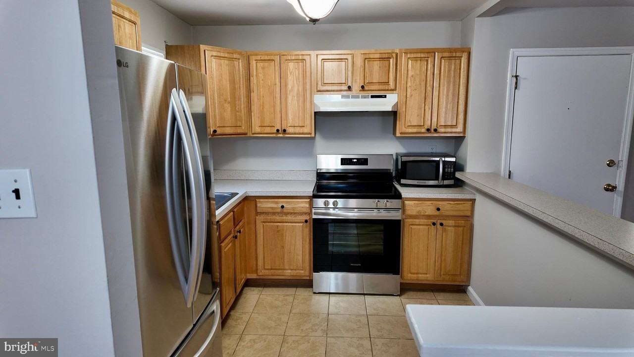 2166 Birch Dr #1stFL - Photo 5 of 17