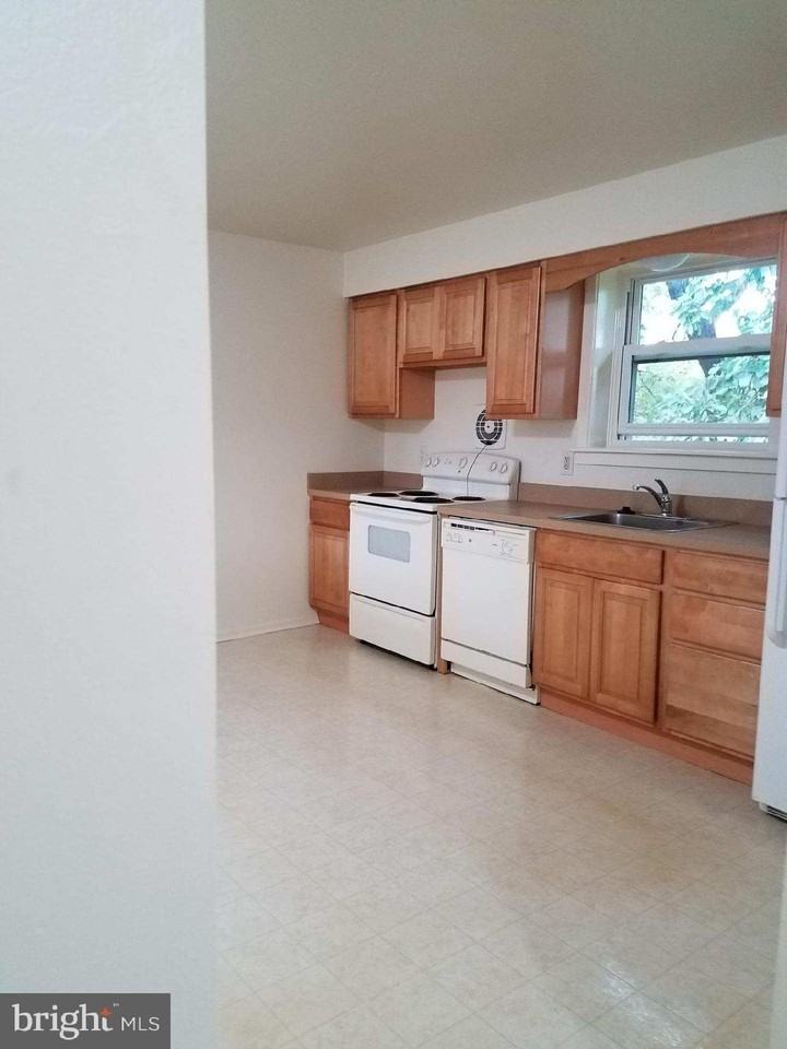 2555 Veser Ln #D2 - Photo 4 of 9