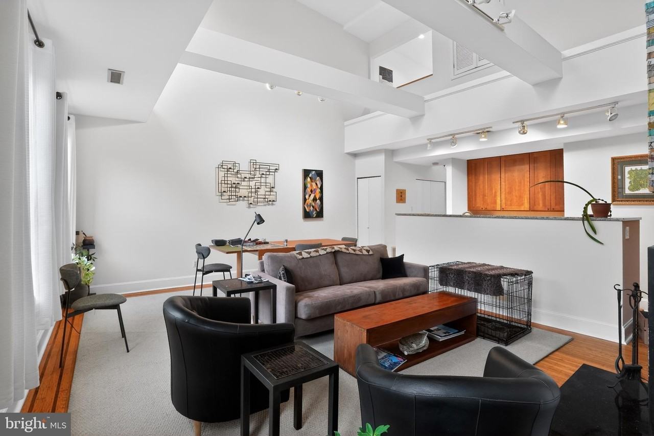 1627 Spruce St #3 - Photo 4 of 32
