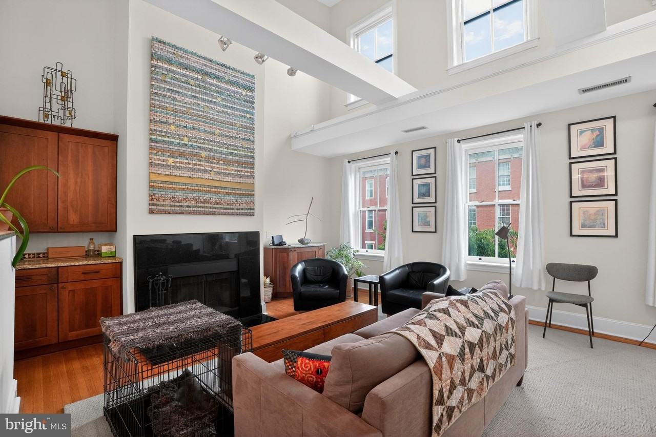 1627 Spruce St #3 - Photo 5 of 32