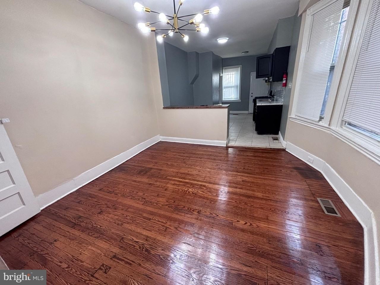 1812 S 57th St - Photo 5 of 16