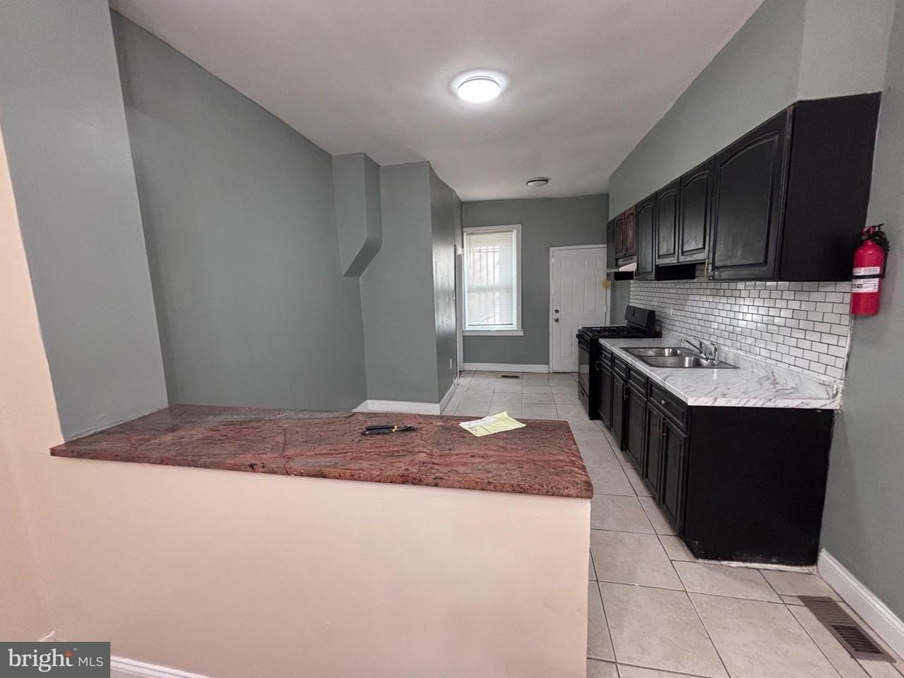 1812 S 57th St - Photo 6 of 16