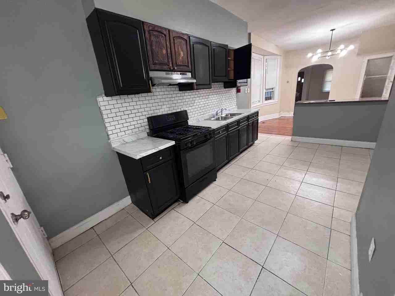 1812 S 57th St - Photo 7 of 16
