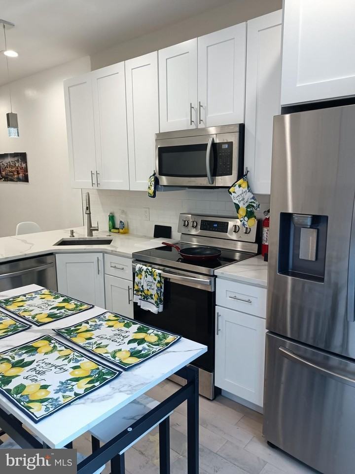 2146 N Fairhill St #1 - Photo 3 of 20