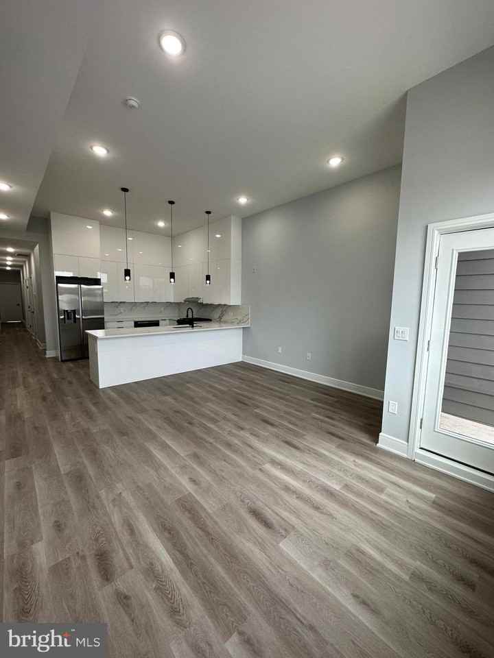 1524 N 4th St - Photo 2 of 10