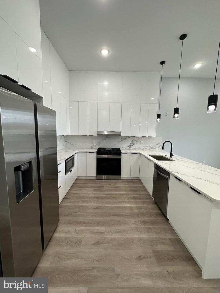 1524 N 4th St - Photo 3 of 10