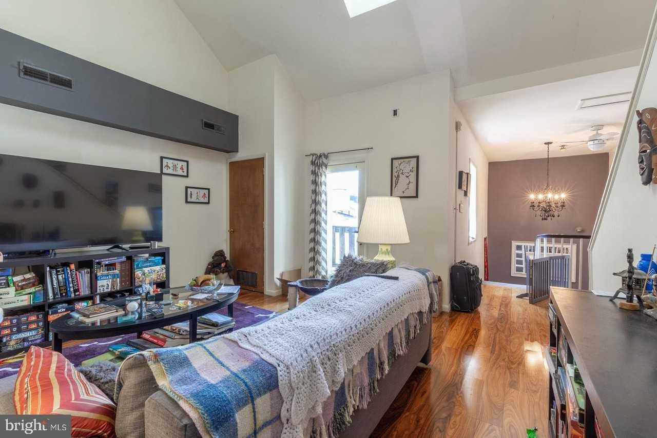 540 N 4th St #E - Photo 6 of 23