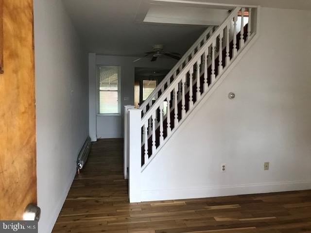4639 Worth St - Photo 3 of 6