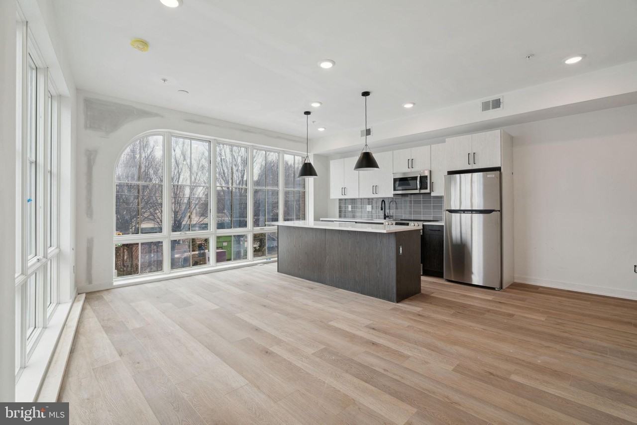 1828 Frankford Ave #303 - Photo 3 of 15