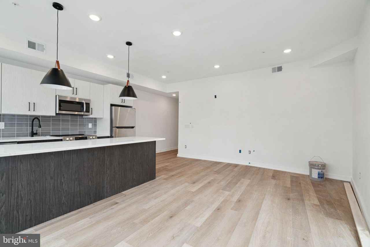 1828 Frankford Ave #303 - Photo 5 of 15