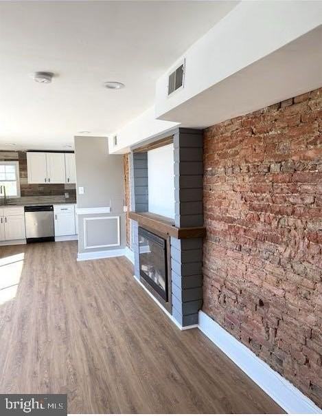 4594 Baker St - Photo 3 of 13