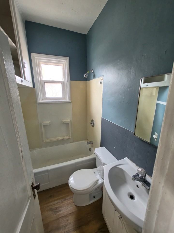 304 College Ave #A - Photo 2 of 8