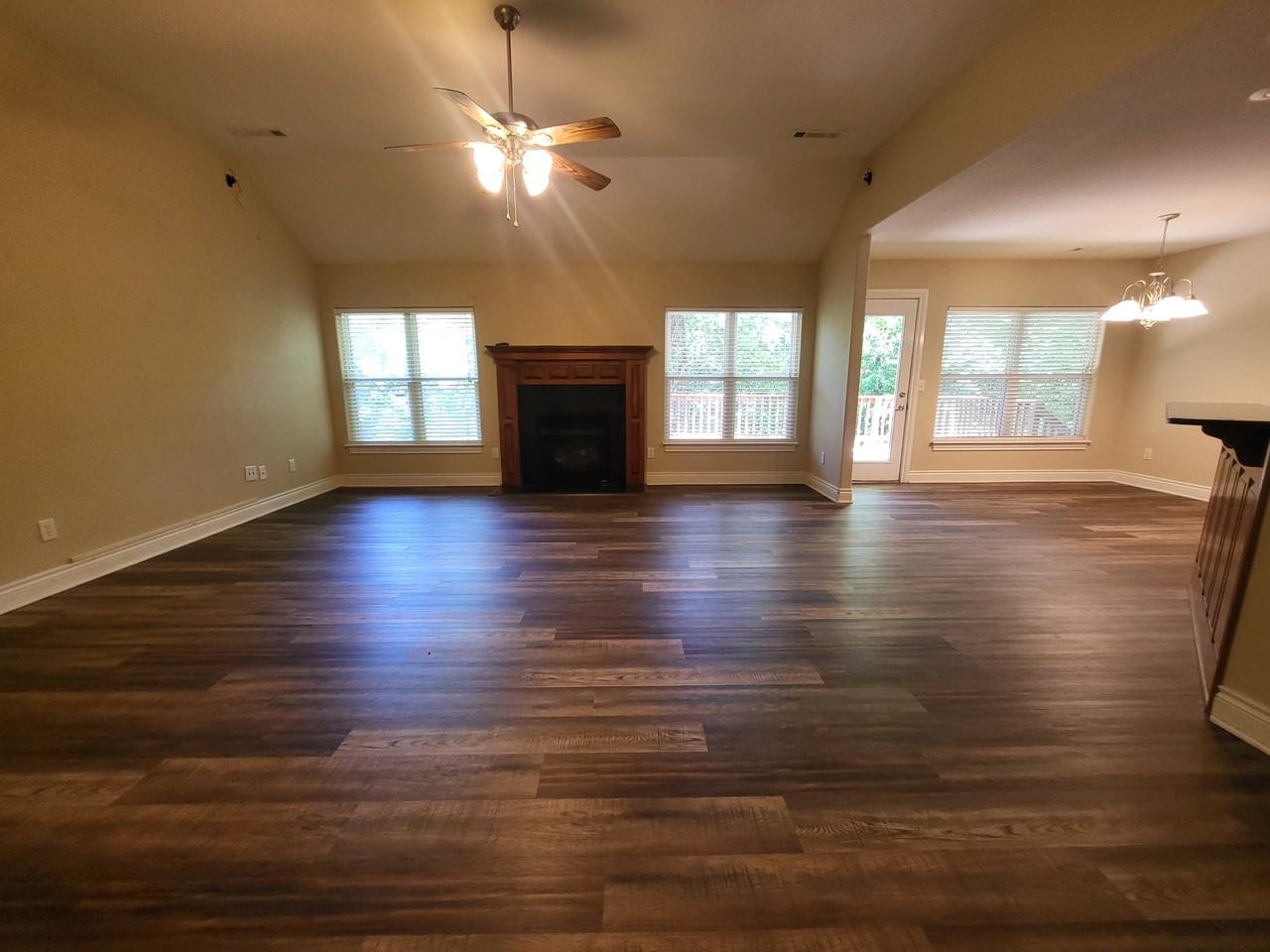 19 Shelly Dr #1 - Photo 4 of 24